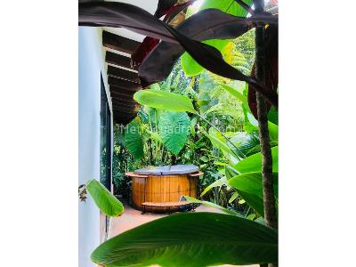 Casa de 3 alcobas en venta en Via Rionegro La Ceja, Rionegro, 1400 m² · foto 2 de 14