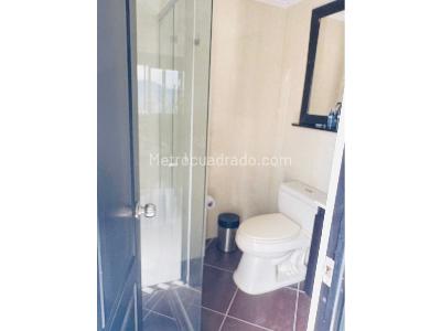 Apartamento de 2 alcobas en venta en El Poblado, Medellín, 127 m² · foto 10 de 18