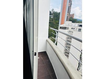 Apartamento de 2 alcobas en venta en El Poblado, Medellín, 127 m² · foto 11 de 18