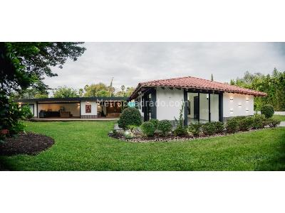 Casa de 3 alcobas en venta en Llanogrande, Rionegro, 1300 m² · foto 2 de 20