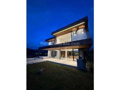 Casa de 4 alcobas en venta en Alto De Las Palmas, Medellín, 1071 m² · foto 2 de 20