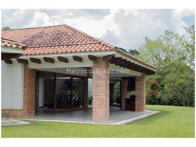 Casa de 4 alcobas en venta en Llanogrande, Rionegro · foto 2 de 20