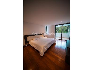Casa de 4 alcobas en venta en El Poblado, Medellín, 450 m² · foto 13 de 20