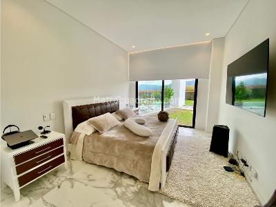 Casa de 3 alcobas en venta en Envigado, Medellín · foto 12 de 20