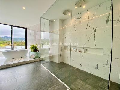 Casa de 3 alcobas en venta en Envigado, Medellín · foto 15 de 20