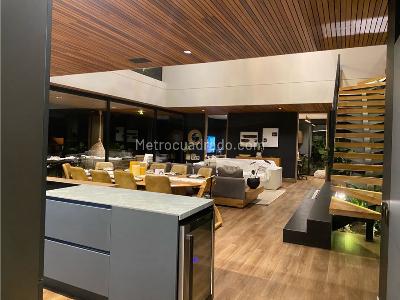 Casa de 3 alcobas en venta en Llanogrande, Rionegro, 1646 m² · foto 2 de 7