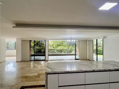 Casa de 5 alcobas en venta en El Poblado, Medellín, 690 m² · foto 12 de 20