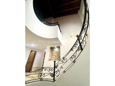Casa de 5 alcobas en venta en El Poblado, Medellín, 690 m² · foto 17 de 20