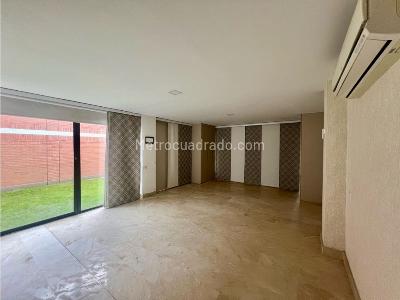 Casa de 5 alcobas en venta en El Poblado, Medellín, 690 m² · foto 18 de 20