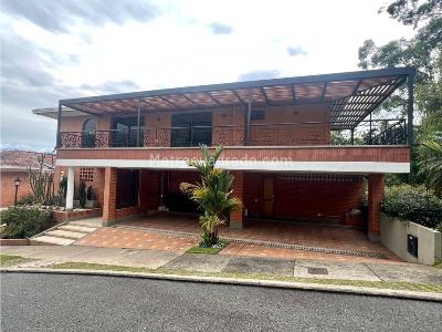 Casa de 5 alcobas en venta en El Poblado, Medellín, 690 m² · foto 2 de 20