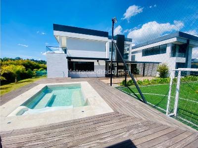 Casa de 5 alcobas en venta en Llanogrande, Rionegro · foto 20 de 20