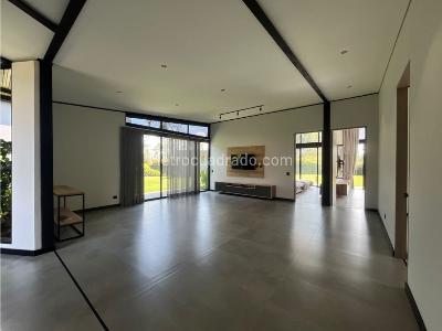 Casa de 3 alcobas en venta en Llanogrande, Rionegro, 576 m² · foto 2 de 13
