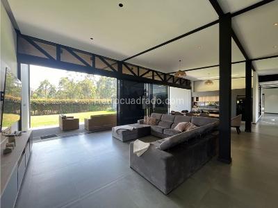 Casa de 3 alcobas en venta en Llanogrande, Rionegro, 576 m² · foto 4 de 13