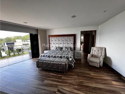 Casa de 5 alcobas en venta en Las Palmas, Medellín, 1920 m² · foto 10 de 20