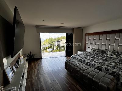 Casa de 5 alcobas en venta en Las Palmas, Medellín, 1920 m² · foto 13 de 20
