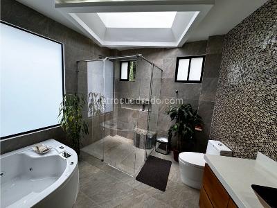 Casa de 5 alcobas en venta en Las Palmas, Medellín, 1920 m² · foto 20 de 20