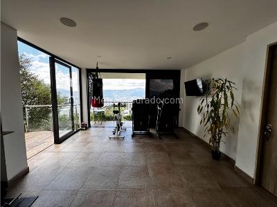 Casa de 5 alcobas en venta en Las Palmas, Medellín, 1920 m² · foto 3 de 20