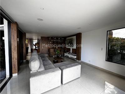 Casa de 5 alcobas en venta en Las Palmas, Medellín, 1920 m² · foto 6 de 20