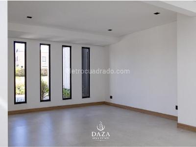 Casa de 4 alcobas en venta en Llanogrande, Rionegro · foto 2 de 20