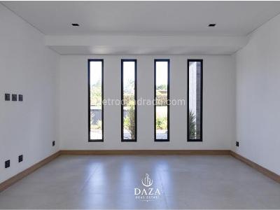 Casa de 4 alcobas en venta en Llanogrande, Rionegro · foto 3 de 20