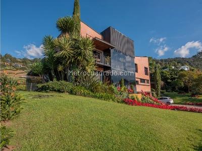 Casa de 3 alcobas en venta en Alto De Las Palmas, Medellín, 570 m² · foto 2 de 20