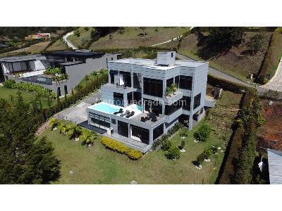 Casa de 3 alcobas en venta en Via Rionegro La Ceja, Rionegro · foto 2 de 19