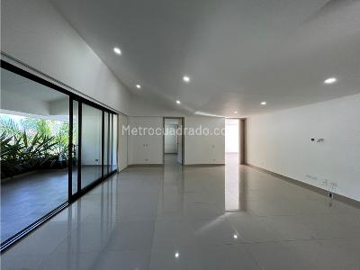 Casa de 4 alcobas en venta en El Poblado, Medellín, 783 m² · foto 8 de 20