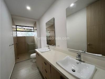 Casa de 4 alcobas en venta en El Poblado, Medellín, 783 m² · foto 9 de 20