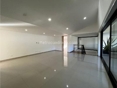 Casa de 4 alcobas en venta en El Poblado, Medellín, 783 m² · foto 10 de 20