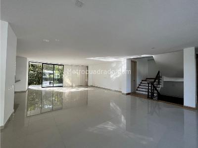 Casa de 4 alcobas en venta en El Poblado, Medellín, 783 m² · foto 12 de 20