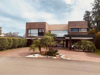 Casa de 4 alcobas en venta en Llanogrande, Rionegro, 410 m² · foto 2 de 15