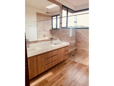 Casa de 4 alcobas en venta en Llanogrande, Rionegro, 410 m² · foto 10 de 15