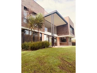 Casa de 4 alcobas en venta en Llanogrande, Rionegro, 410 m² · foto 11 de 15