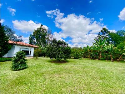 Casa de 3 alcobas en venta en El Tablazo, Rionegro, 380 m² · foto 2 de 20