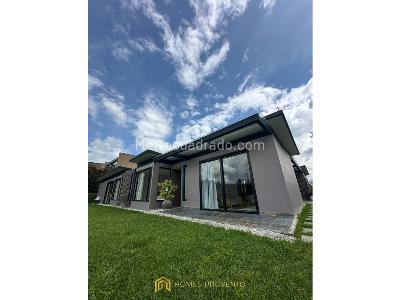 Casa de 4 alcobas en venta en Alto De Las Palmas, Medellín, 1615 m² · foto 2 de 20