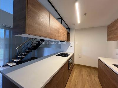 Apartamento de 1 alcoba en venta en Llanogrande, Rionegro, 70 m² · foto 2 de 20