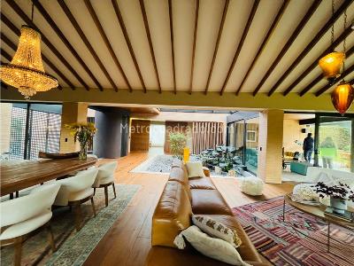 Casa de 4 alcobas en venta en Las Palmas, Medellín, 1690 m² · foto 3 de 20