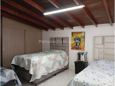 Casa de 3 alcobas en venta en Laureles, Medellín, 103 m² · foto 8 de 13