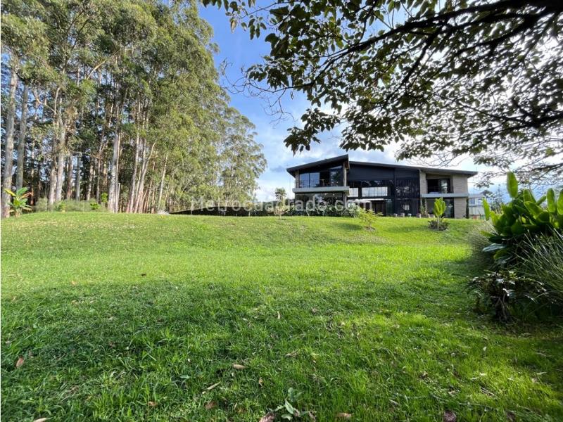 5BR House in Via San Antonio La Ceja (5300 m²)