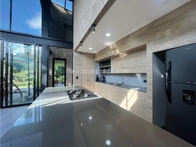 Casa de 5 alcobas en arriendo en Via San Antonio La Ceja, Rionegro · foto 9 de 20