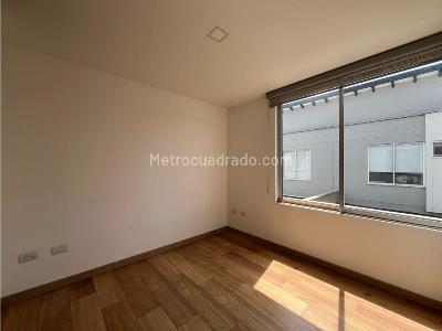 Casa de 3 alcobas en venta en El Porvenir, Rionegro, 220 m² · foto 12 de 19