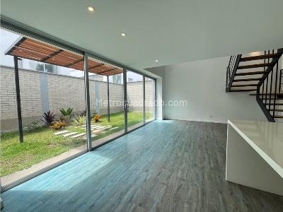 Casa de 3 alcobas en venta en El Porvenir, Rionegro, 220 m² · foto 2 de 13