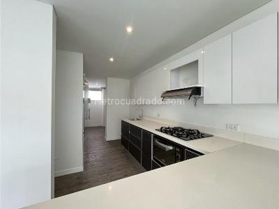 Casa de 3 alcobas en venta en El Porvenir, Rionegro, 220 m² · foto 4 de 13