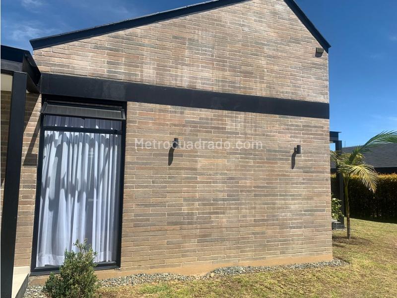 Casa campestre de 4 Alcobas en un solo nivel con vista al Valle - 2