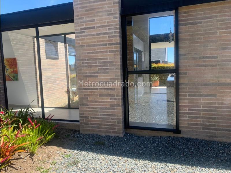 Casa campestre de 4 Alcobas en un solo nivel con vista al Valle - 4