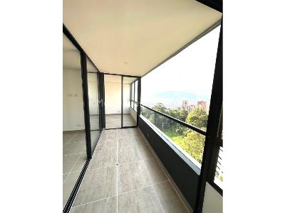 Apartamento en venta en Loma De Las Brujas, Envigado · foto 2 de 15