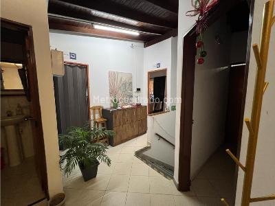 Casa de 5 alcobas en venta en Laureles, Medellín, 168 m² · foto 2 de 14
