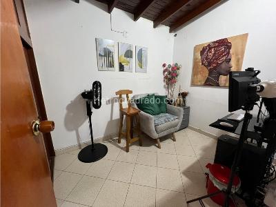 Casa de 5 alcobas en venta en Laureles, Medellín, 168 m² · foto 3 de 14