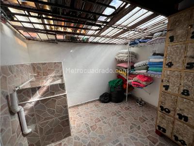 Casa de 5 alcobas en venta en Laureles, Medellín, 168 m² · foto 9 de 14