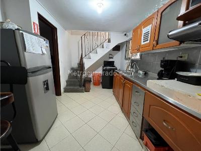 Casa de 5 alcobas en venta en Laureles, Medellín, 168 m² · foto 13 de 14